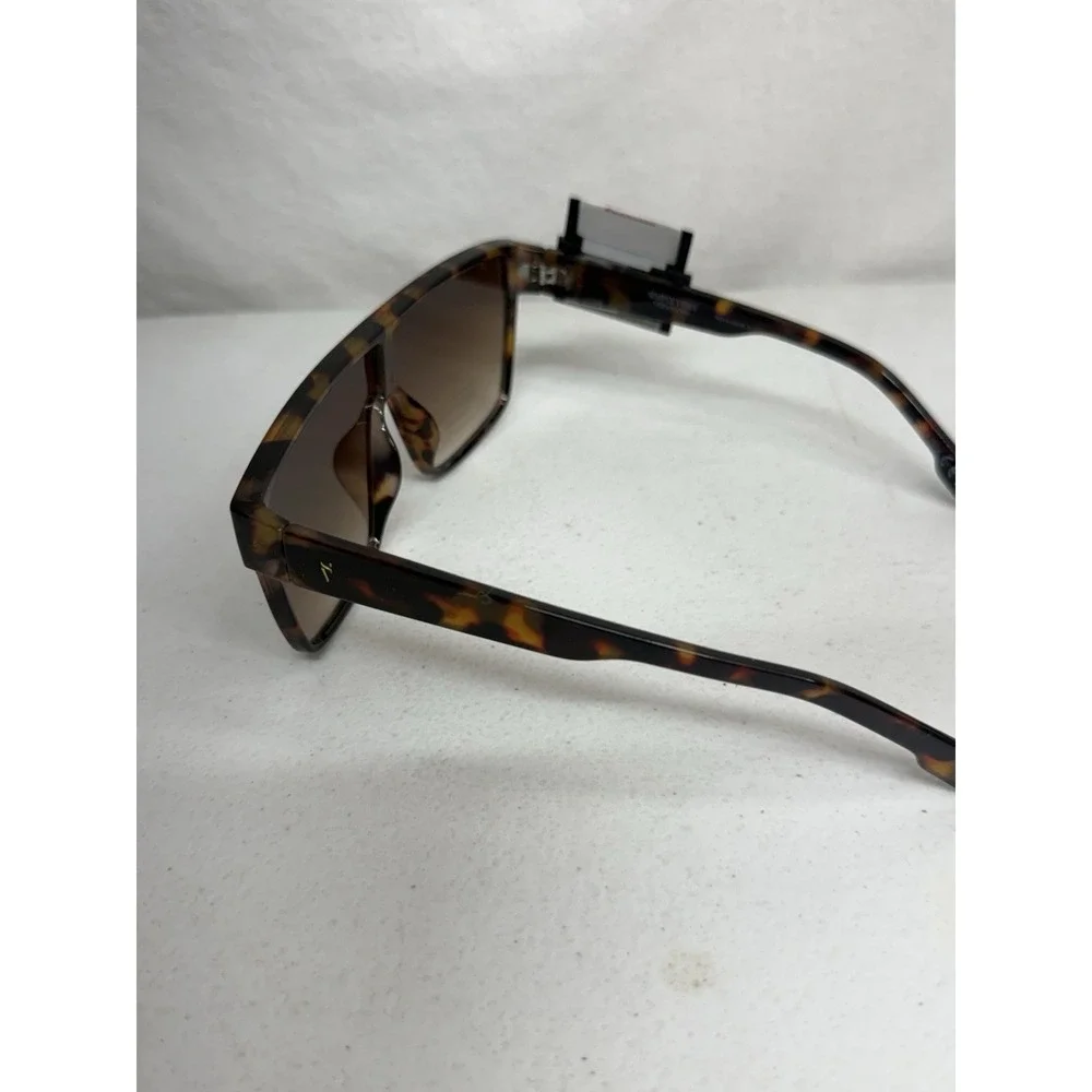 Simply Vera Verawang Stylish Flat Brown Tortoise Women's Sunglasses